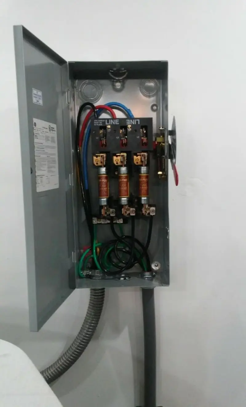 Three-phase disconnect switch installed for Electrical Wiring & Rewiring in Bradley